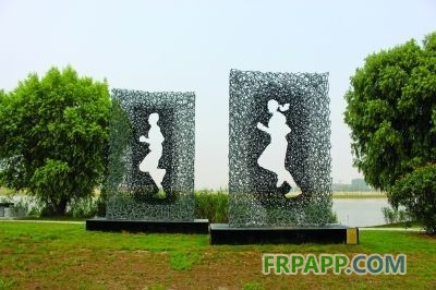 這個雕塑叫做&ldquo;奔向明天&rdquo;。 李強(qiáng) 攝
